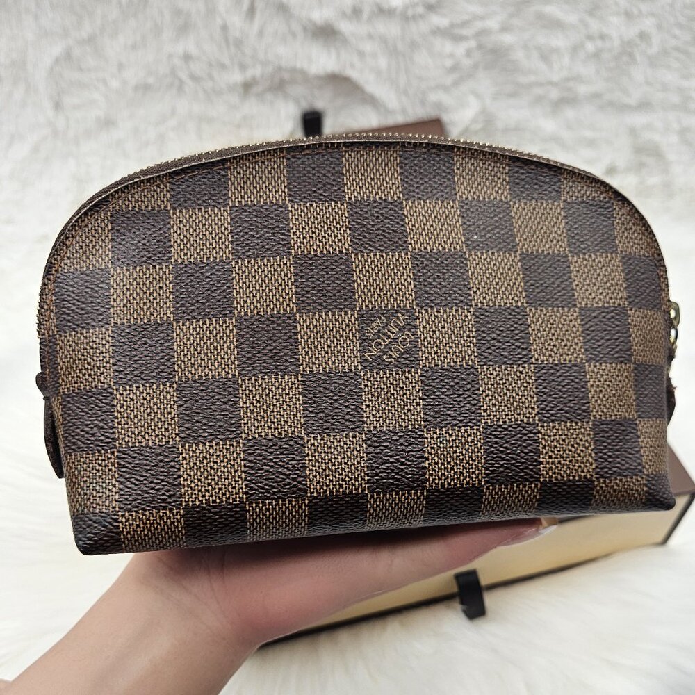 Louid Vuitton Damier Cosmetic Pouch